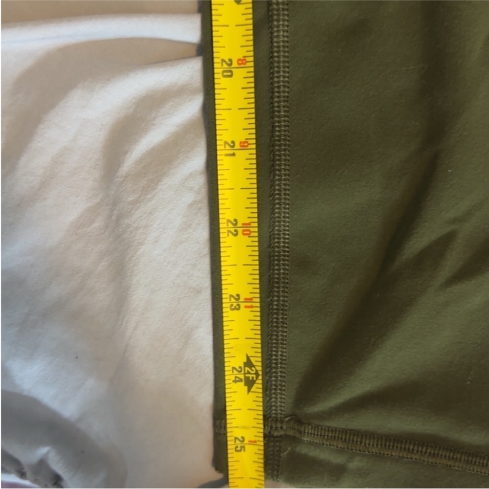 Aritzia green Activewear Set - Picture 6 of 8